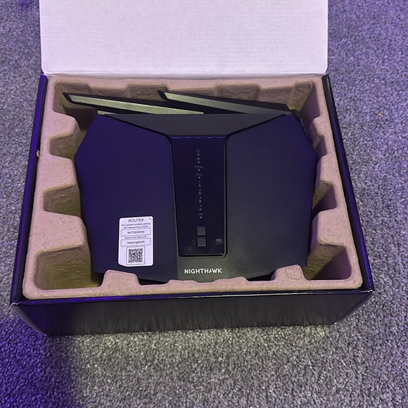 NETGEAR Nighthawk AX2400 - Picture 6 of 6